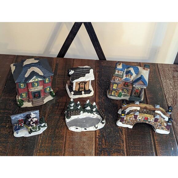 Christmas Village Set - 6 Pieces - Picture 2 of 12